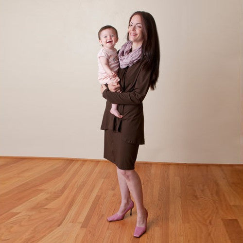 Ophelia belts the Jet Set Jacket over the Jet Set Dress with included sash for a breastfeeding-friendly suit. 